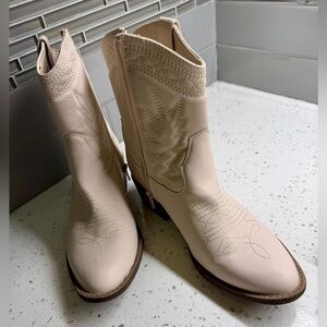 Coconuts Pistola Beige Ankle Booties